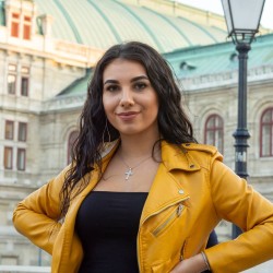 Zirkoniakreuz mit Kette – Damen Schmuck in Silber 925