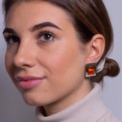 Ohrringe mit großem Bernstein. Schau dich das an. Sehr elegant!