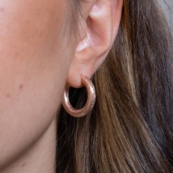 Matte Creolen in Silber & Rosé – Eleganter Schmuck für jeden Tag