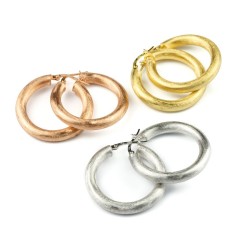 Mattierte Creolen – edle Ohrringe in Silber & Rosé für jeden Look