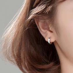 Silberne Creolen – Der Must Have für Damen und  Herren